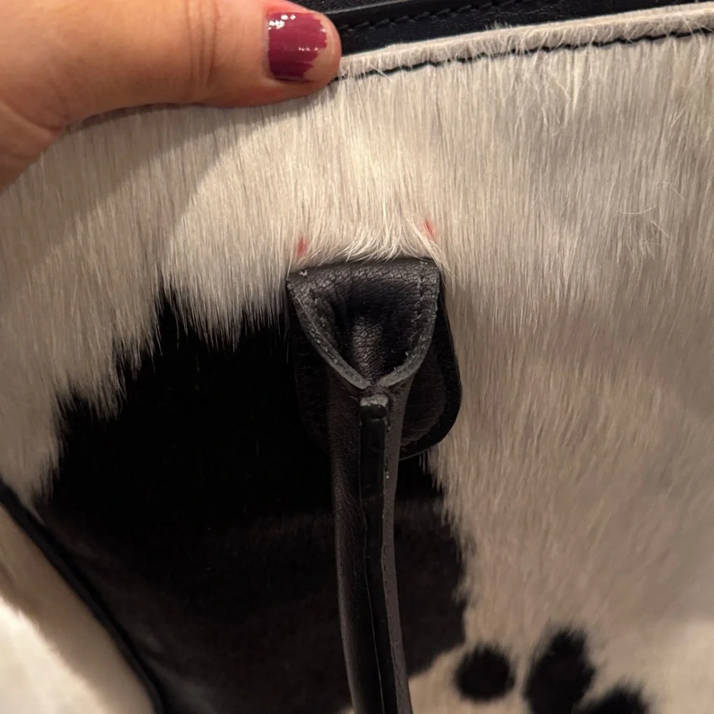 Black and White Faux Fur Tote Bag - Picture 4 of 4